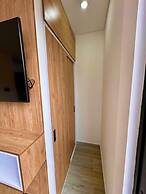 613-Estudio luminoso con balcón