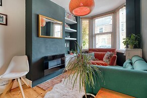 Stylish 2BD with Private Garden & Sauna