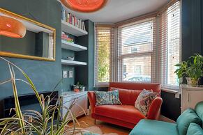 Stylish 2BD with Private Garden & Sauna