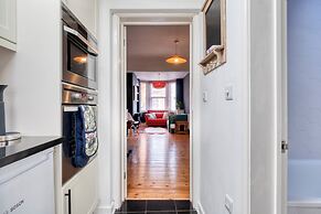 Stylish 2BD with Private Garden & Sauna