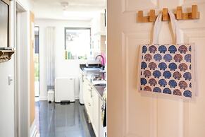 Stylish 2BD with Private Garden & Sauna