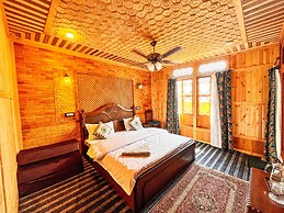 The Heritage Group Of Houseboats