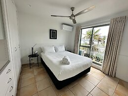 Waiheke Island - Onetangi Beachfront Apartments