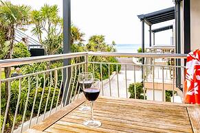 Beachfront on Waiheke
