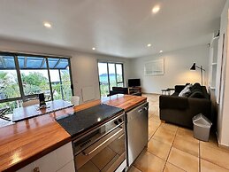 Waiheke Island - Onetangi Beachfront Apartments