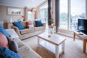 3 Manor Lodge - 2 Bedroom Lodge - Pendine