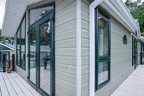 3 Manor Lodge - 2 Bedroom Lodge - Pendine