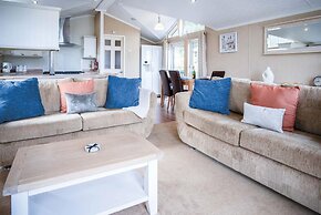 3 Manor Lodge - 2 Bedroom Lodge - Pendine