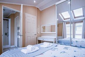 3 Manor Lodge - 2 Bedroom Lodge - Pendine