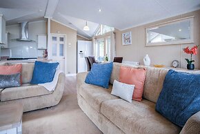 3 Manor Lodge - 2 Bedroom Lodge - Pendine