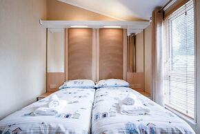 3 Manor Lodge - 2 Bedroom Lodge - Pendine