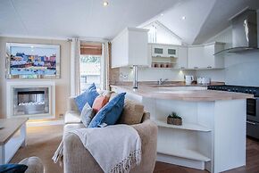 3 Manor Lodge - 2 Bedroom Lodge - Pendine