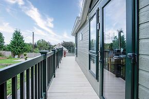 3 Manor Lodge - 2 Bedroom Lodge - Pendine