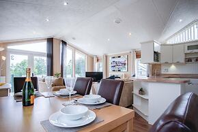 3 Manor Lodge - 2 Bedroom Lodge - Pendine