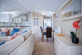 3 Manor Lodge - 2 Bedroom Lodge - Pendine