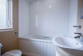 3 Manor Lodge - 2 Bedroom Lodge - Pendine