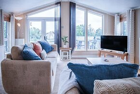 3 Manor Lodge - 2 Bedroom Lodge - Pendine