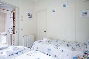 2 Manor Lodge - 2 Bedroom Lodge - Pendine