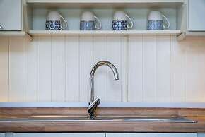 2 Manor Lodge - 2 Bedroom Lodge - Pendine