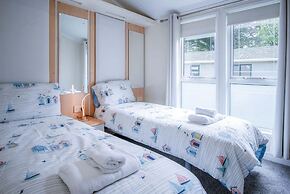2 Manor Lodge - 2 Bedroom Lodge - Pendine