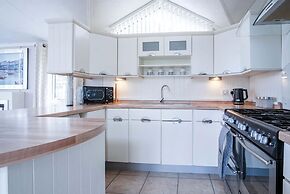 2 Manor Lodge - 2 Bedroom Lodge - Pendine