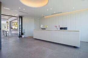 Phos Hotel Adults Only