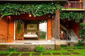 Dukuh Ubud Villas