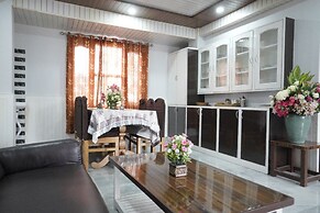 Hill Side Inn By Purple Tree Villa
