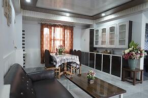 Hill Side Inn By Purple Tree Villa