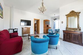 4018 Margaret House by Barbarhouse