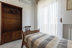 4018 Margaret House by Barbarhouse