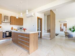 Sanders Mythical Blue Villas