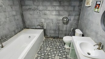 Natura Ravee Greenstay