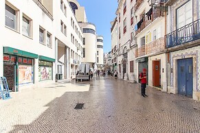 To Be Mouraria by Homing