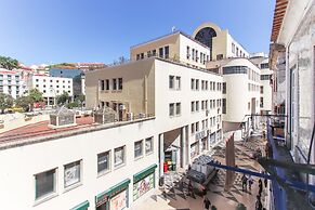 To Be Mouraria by Homing