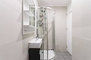 To Be Mouraria by Homing