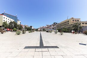 To Be Mouraria by Homing