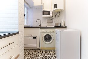 To Be Mouraria by Homing