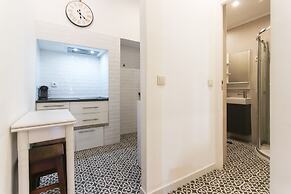 To Be Mouraria by Homing