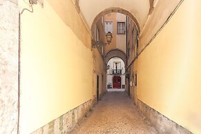 Santos Tiny Studio II by Homing