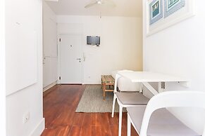 Santos Tiny Studio II by Homing