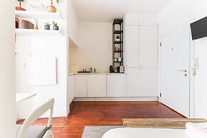 Santos Tiny Studio II by Homing