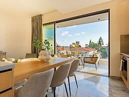 Sanders Olive Shared Pool Apartments