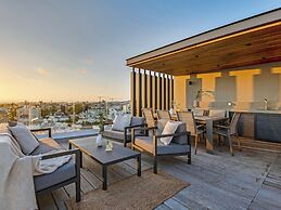 Sanders Olive Shared Pool Apartments