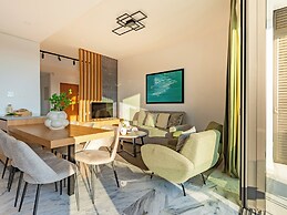 Sanders Olive Shared Pool Apartments