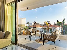 Sanders Olive Shared Pool Apartments