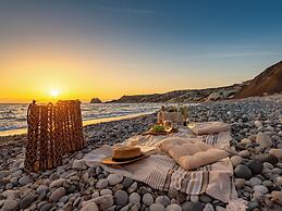 Sanders Olive Shared Pool Apartments