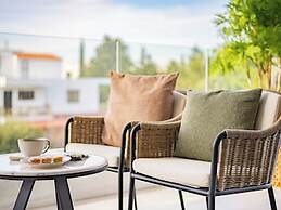 Sanders Olive Shared Pool Apartments