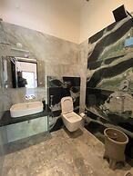 Maulyar Forest Resort