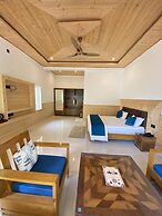 Maulyar Forest Resort